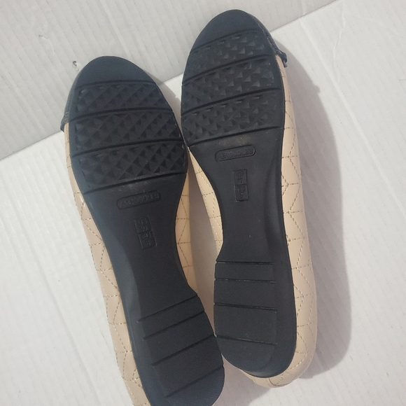 Aerosoles Outrite Ivory and Black Women's Quilted  Ballet Flats Sz 10M Casual - Picture 8 of 11